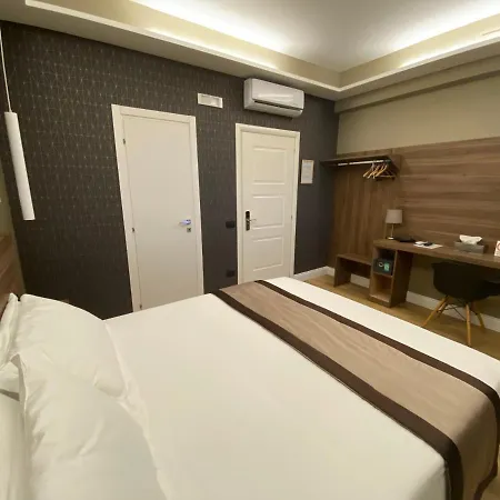 7th Floor 3* Naples