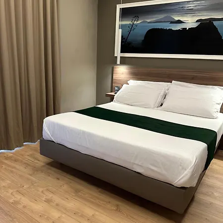 7th Floor Νάπολη