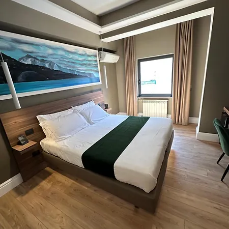 7th Floor 4*
