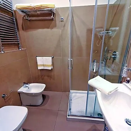 7th Floor Affittacamere 4*