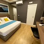 7th Floor בית הארחה 4*