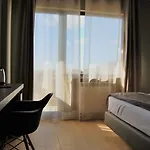 7th Floor בית הארחה 4*