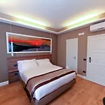 7th Floor 4*