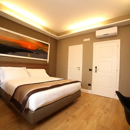 7th Floor 4* Неаполь
